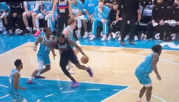 比分预测-活塞黄蜂爆发群殴惊动警察 斯图尔特再现蛮牛冲撞